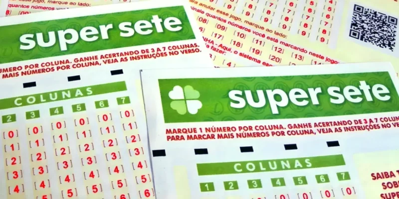 Volantes da modalidade lotérica Super Sete, referentes ao concurso 893 da modalidade lotérica, com resultado dos números sorteados nesta segunda-feira, 31/08, bem como prêmios de todas as faixas de acerto, total de apostas realizadas, ganhadoras e perdedoras, com detalhes especiais. Além disso, análise econômica, financeira e lotérica da extração, arrecadação e pagamento de prêmios, bem como a destinação pública do dinheiro do saldo residual | Enzo Carvalho