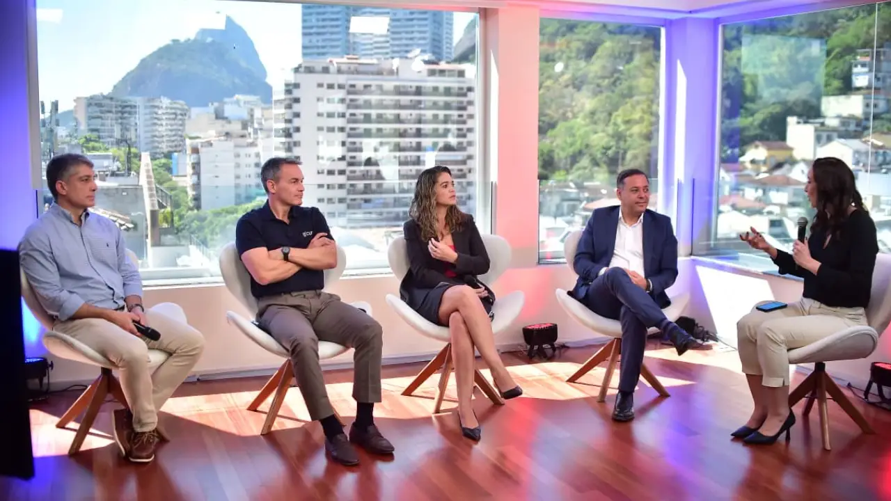 Fórum sobre Reviver Centro reúne participantes em debate sobre moradia, mobilidade e investimentos no Centro de Niterói