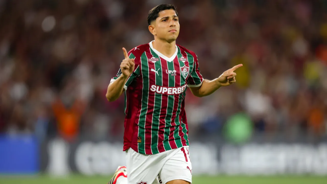 Jefferson Savarino durante atividade pelo Fluminense