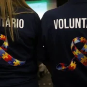 Público acompanha congresso sobre autismo no Caminho Niemeyer, em Niterói
