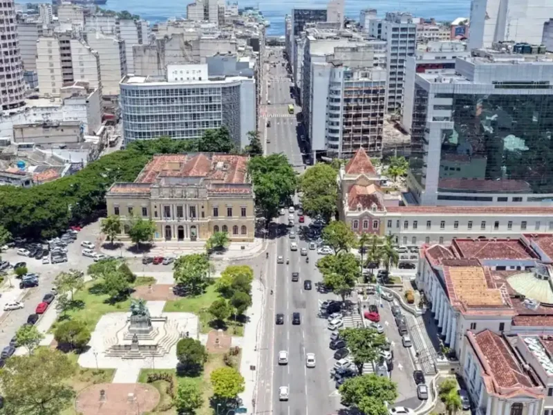 Avenida Amaral Peixoto no Centro de Niterói, onde haverá bloqueios para o desfile de 7 de Setembro