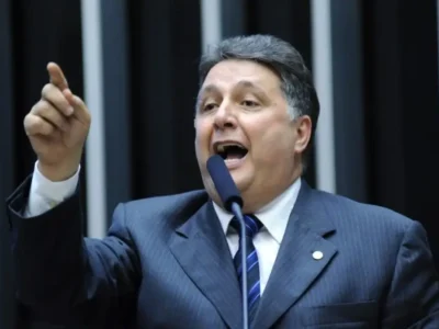 Anthony Garotinho durante ato político no Rio de Janeiro em reportagem sobre decisão do TRE-RJ