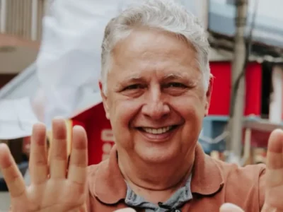Anthony Garotinho durante atividade política na campanha ao Governo do Rio