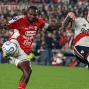 Jogadores do Independiente Santa Fe comemoram classificação contra o River Plate na Copa Sul-Americana