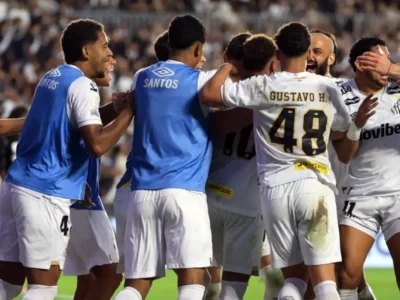 Lance de Vasco x Santos pela 23ª rodada do Brasileirão de 2026, em São Januário. Gabriel Barbosa, Willian Arão e Luan Peres marcaram os gols da vitória santista