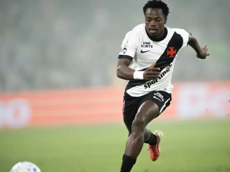 Jogadores do Vasco durante partida fora de casa pelo Campeonato Brasileiro