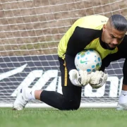 Warleson durante treinamento do Botafogo no CT Lonier
