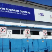 Fachada do Pronto-Socorro Central de São Gonçalo, no Zé Garoto, que funciona 24 horas no feriado de 7 de Setembro