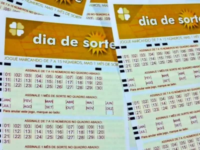 Imagem com volantes da modalidade lotérica Dia de Sorte, em reportagem com resultado dos números sorteados no Concurso 1295 de sexta-feira, 11/09, bem como prêmios de todas as faixas de acerto, com análises econômicas, financeiras e lotéricas do somatório do total de apostas realizadas, com base na arrecadação da modalidade, dando a necessária transparência à destinação do dinheiro das apostas