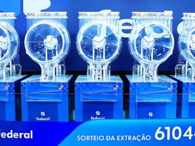 Resultado completo e prêmios do concurso 6104 da Loteria Federal, referente à Extração Enricou de domingo, 27/09, com todos os bilhetes ganhadores correspondentes às dezenas de milhar do 1º, 2º, 3º, 4º, 5º prêmio, bem como suas milhares, centenas, dezenas e unidades derivadas. A expectativa do resultado da loteria federal vai além dos adeptos da modalidade, vez que rifas, consórcio de casas, consórcio de carros títulos de capitalização, sorteio de lojas, concursos de shopping, Nota Fiscal Paulista, sorteios comunitários e até mesmo outras apostas, como o jogo do bicho, usam o resultado de sua extração para pagamento de suas premiações. 