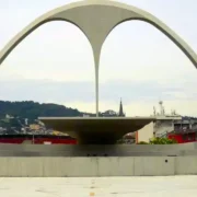 Praça da Apoteose, no Rio de Janeiro, recebe evento gospel gratuito com expectativa de 15 mil pessoas no sábado (12), com música ao vivo, caravanas de várias cidades e uma passeata pela valorização da vida e conscientização sobre suicídio durante o Setembro Amarelo