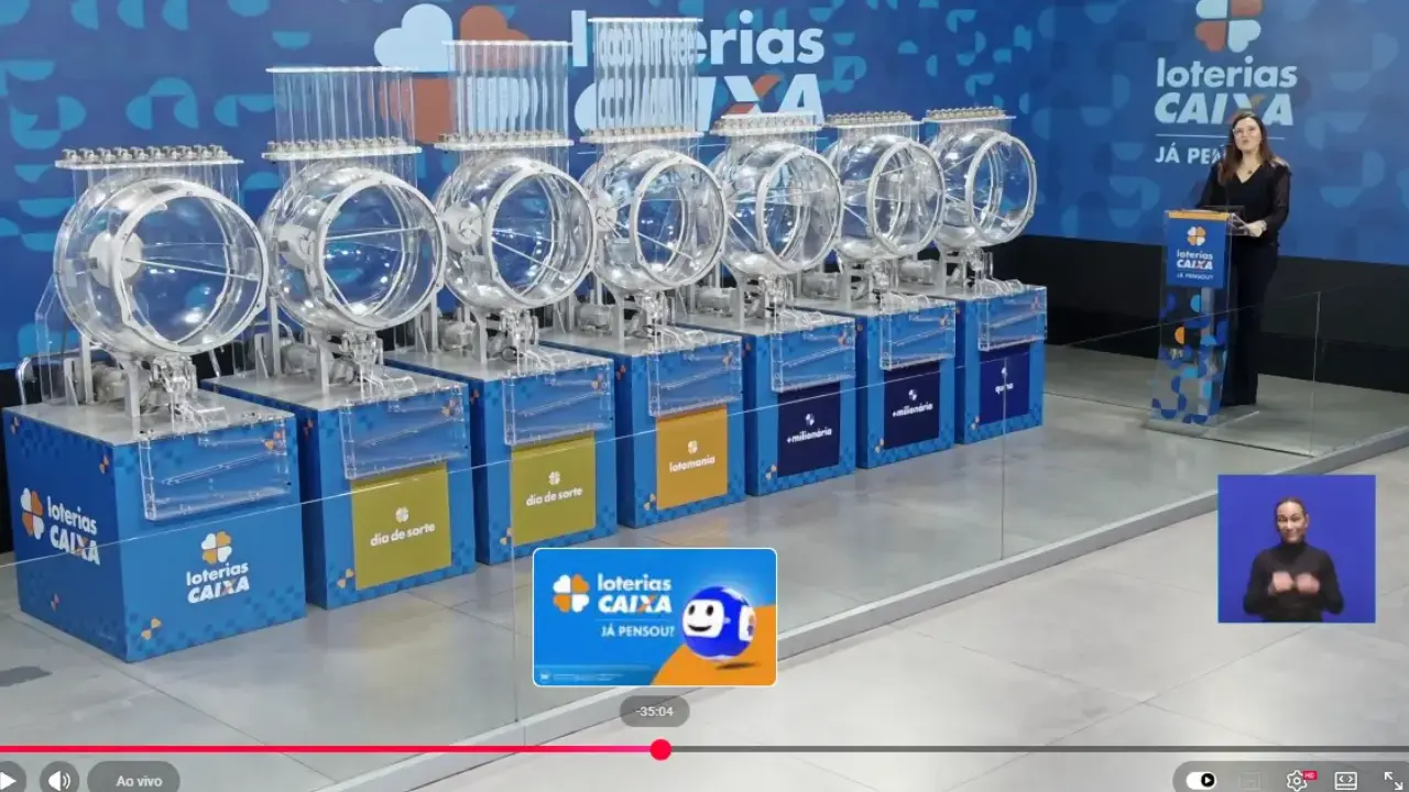 Palco do Espaço da Sorte, em São Paulo, onde apresentadora Telma Emerick abriu com meia hora de atraso a transmissão dos sorteios das modalidades lotéricas Quina, +Milionária, Dupla Sena, Super Sete, Lotomania e Dia de Sorte desta quarta-feira, 09/09