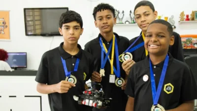 Estudantes da Autobots JB comemoram título estadual da Olimpíada Brasileira de Robótica