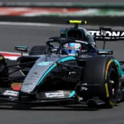 Andrea Kimi Antonelli comemora vitória da Mercedes no GP da Itália de Fórmula 1 em Monza