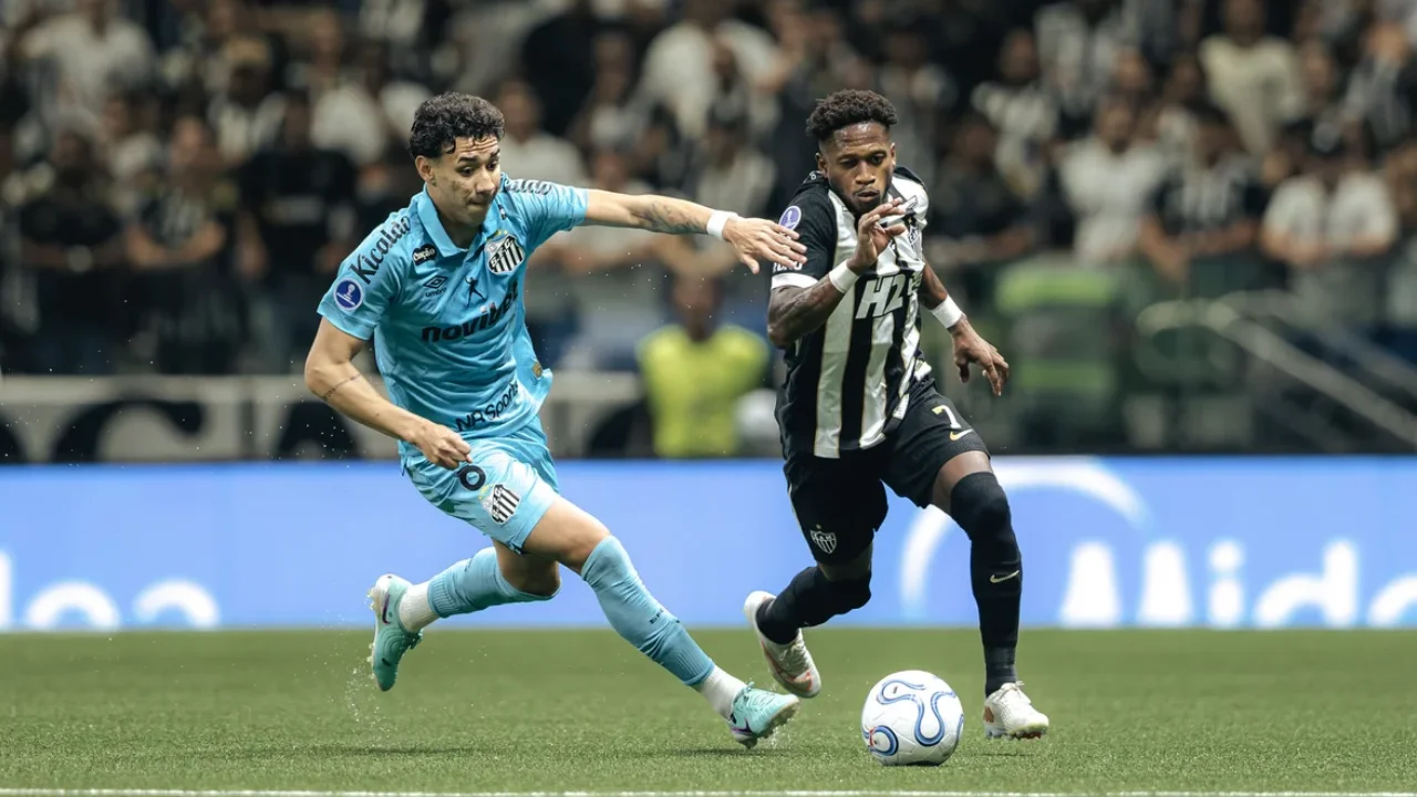 Gabriel Delfim comemora classificação do Atlético-MG nos pênaltis contra o Santos Gabriel Delfim comemora classificação do Atlético-MG nos pênaltis contra o Santos