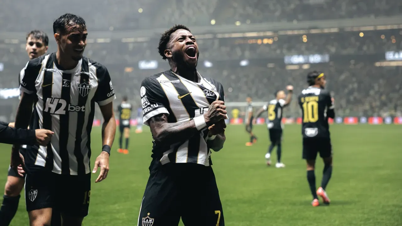 Jogadores do Atlético-MG comemoram vitória sobre o Cruzeiro e classificação na Copa do Brasil