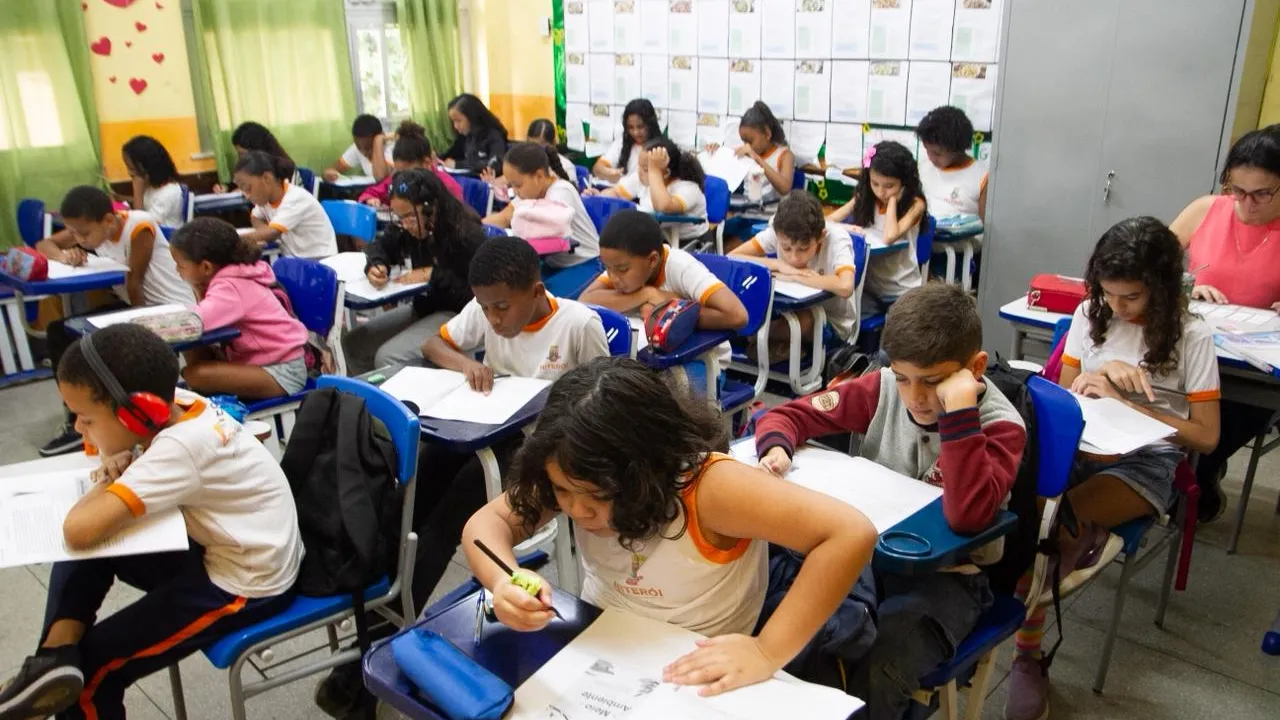 Alunos da rede municipal de Niterói realizam avaliação diagnóstica em sala de aula