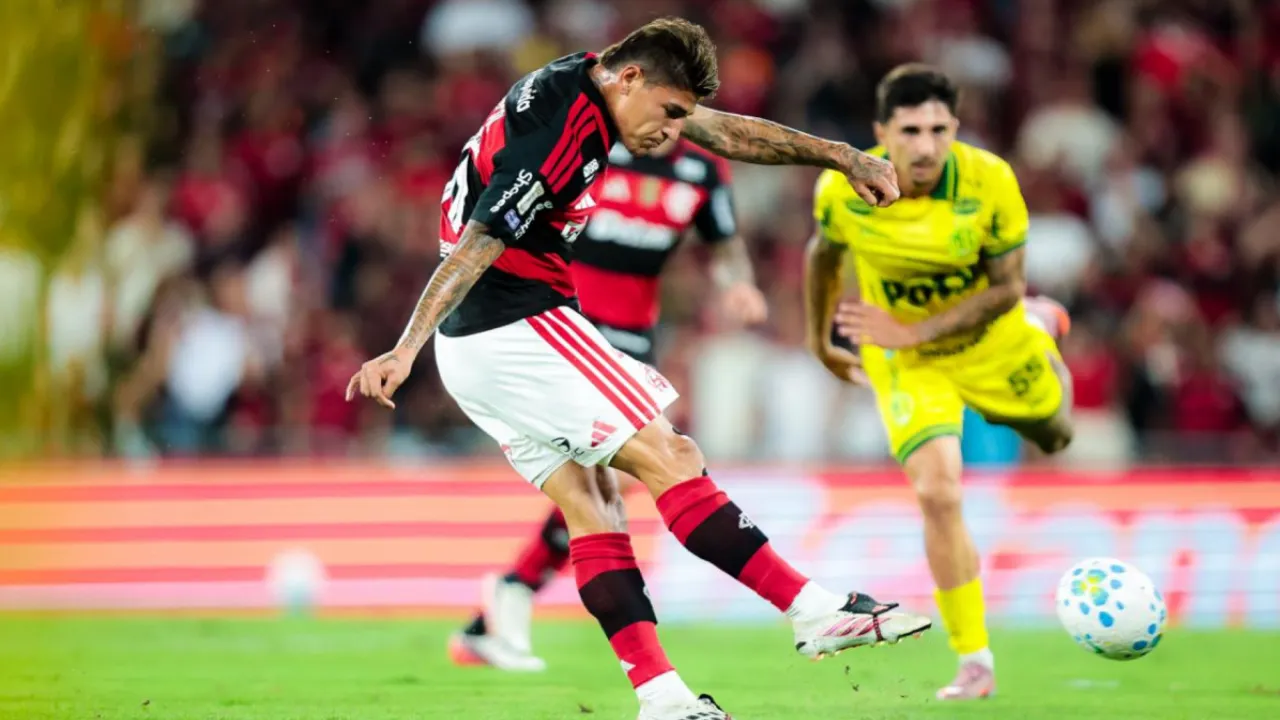 Jorge Carrascal em partida pelo Flamengo durante o Campeonato Brasileiro de 2026