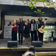 Músicos durante apresentação do projeto O Choro na Rádio em Niterói
