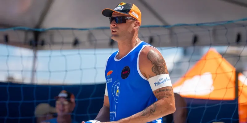 Atleta participa do Circuito Carioca de Vôlei de Praia, que estreia na Praia de Icaraí em Niterói