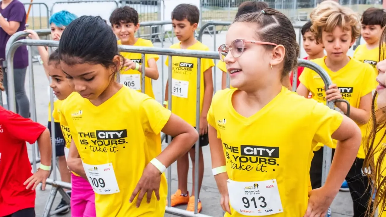 Crianças aguardam largada da Corrida Kids da Maratona de Niterói em edição anterior