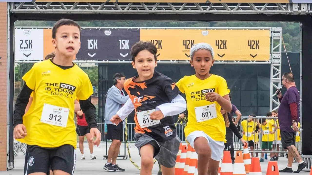 Crianças participam da Corrida Kids da Maratona de Niterói em edição anterior