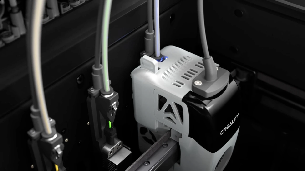 Impressora 3D Creality K3 equipada com sistema KliTek de troca automática de bicos. Impressora 3D Creality K3 equipada com sistema KliTek de troca automática de bicos.