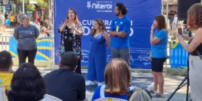 Atividade de Cultura Surda com interpretação em Libras no Campo de São Bento, em Niterói