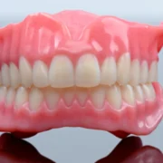 Dentadura completa produzida por impressão 3D TrueDent