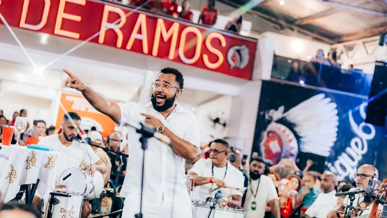Dudu Nobre comanda roda de samba no Cacique de Ramos, no Rio de Janeiro Dudu Nobre comanda roda de samba no Cacique de Ramos, no Rio de Janeiro
