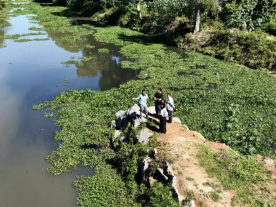 Rio Mumbuca receberá projeto-piloto de ecobarreira para retenção de resíduos em Maricá