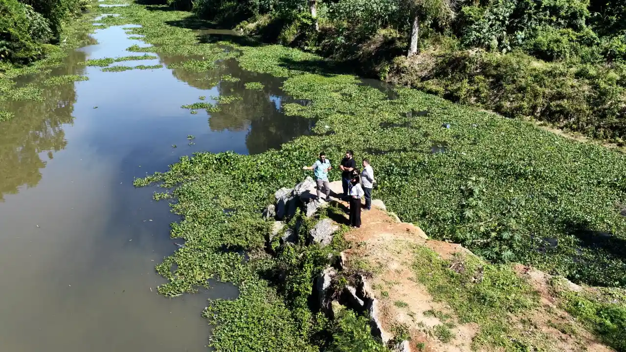Rio Mumbuca receberá projeto-piloto de ecobarreira para retenção de resíduos em Maricá Rio Mumbuca receberá projeto-piloto de ecobarreira para retenção de resíduos em Maricá