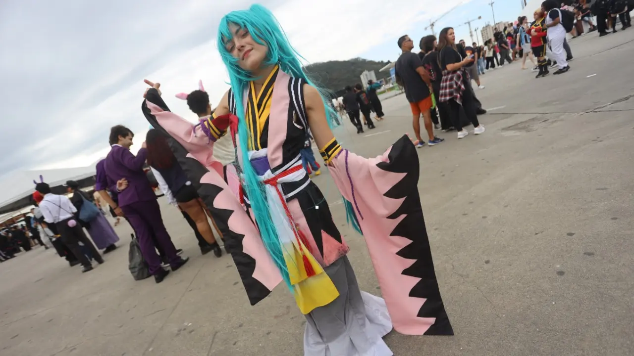 Cosplayer participa de evento de cultura geek em Niterói Cosplayer participa de evento de cultura geek em Niterói