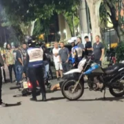 Movimentação de agentes do Niterói Presente e motociclistas na Rua Mariz e Barros, em Icaraí, após Danilo Jander Francisco Alves ser baleado