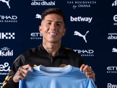 Enzo Fernández apresentado como reforço do Manchester City após deixar o Chelsea