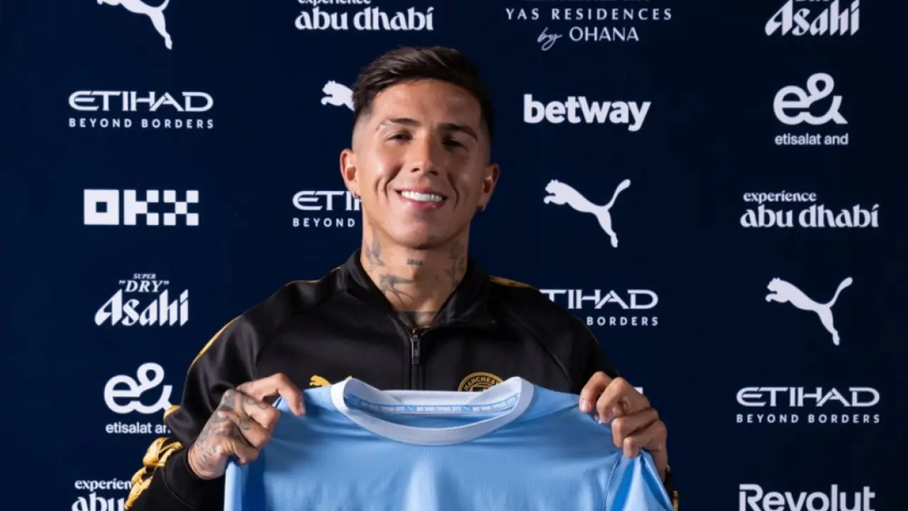 Enzo Fernández apresentado como reforço do Manchester City após deixar o Chelsea