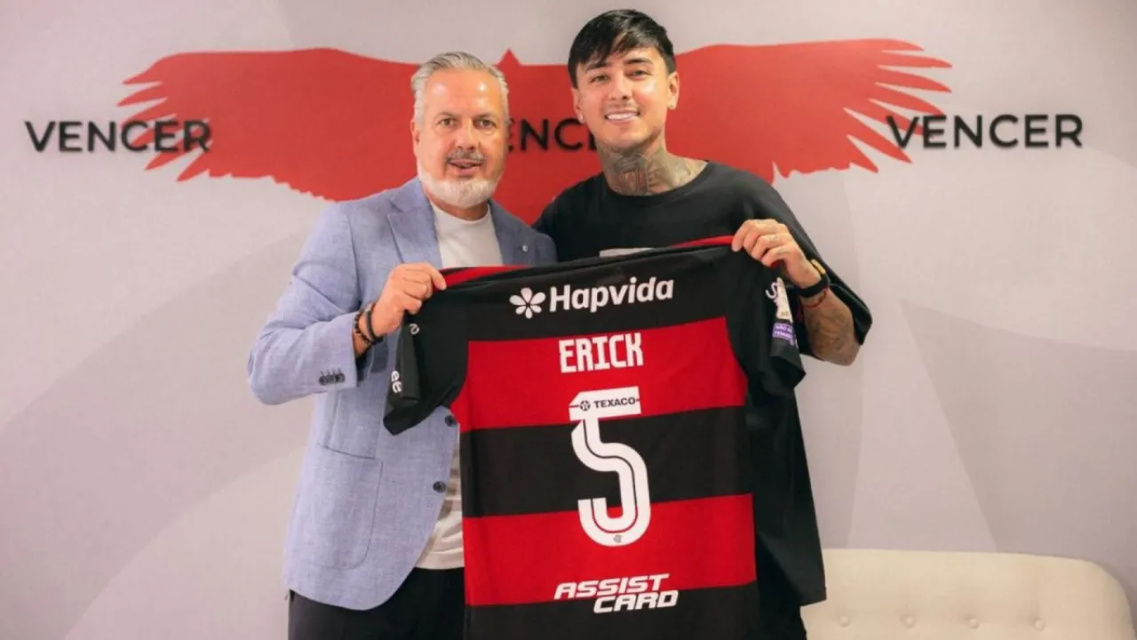 Erick Pulgar durante atividade pelo Flamengo após renovar contrato até 2029