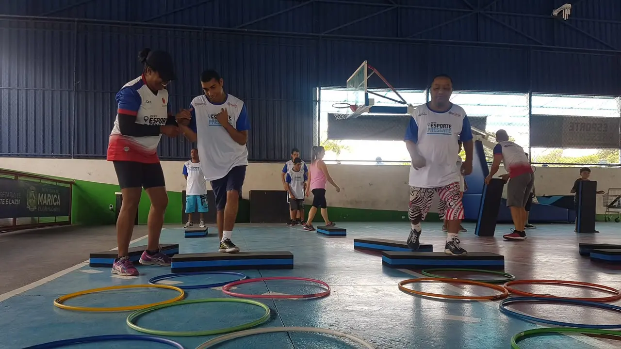 Crianças participam de atividade esportiva inclusiva em Maricá durante ação ligada ao Festival Paralímpico Crianças participam de atividade esportiva inclusiva em Maricá durante ação ligada ao Festival Paralímpico