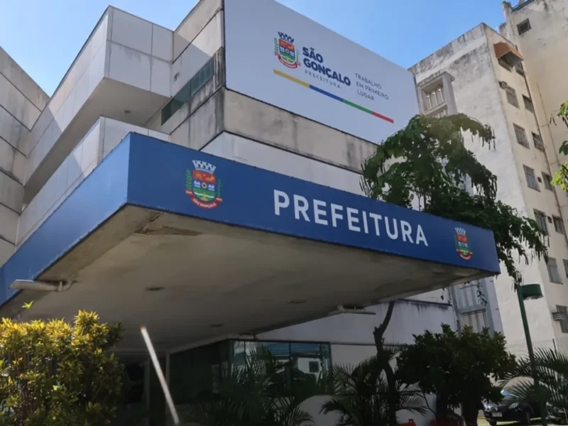 Fachada da Prefeitura de São Gonçalo; feriadão altera funcionamento dos serviços municipais