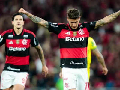 Carrascal comemora pelo Flamengo durante vitória sobre o Mirassol no Campeonato Brasileiro