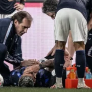 Arrascaeta em ação pela seleção do Uruguai durante partida internacional