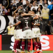 Jogadores do Fluminense durante vitória fora de casa pelo Campeonato Brasileiro
