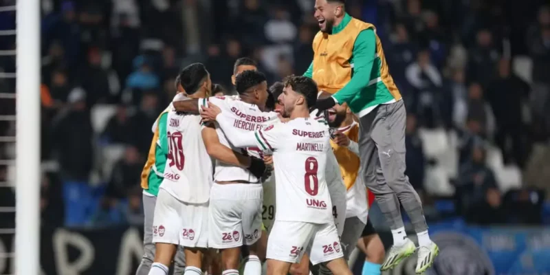 Jogadores do Fluminense comemoram durante partida da temporada de 2026