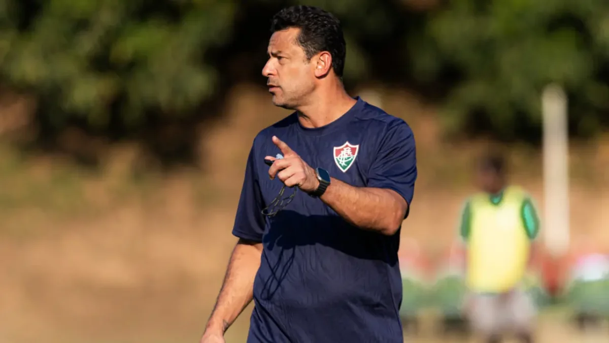Fred durante trabalho como treinador do time Sub-20 do Fluminense em Xerém