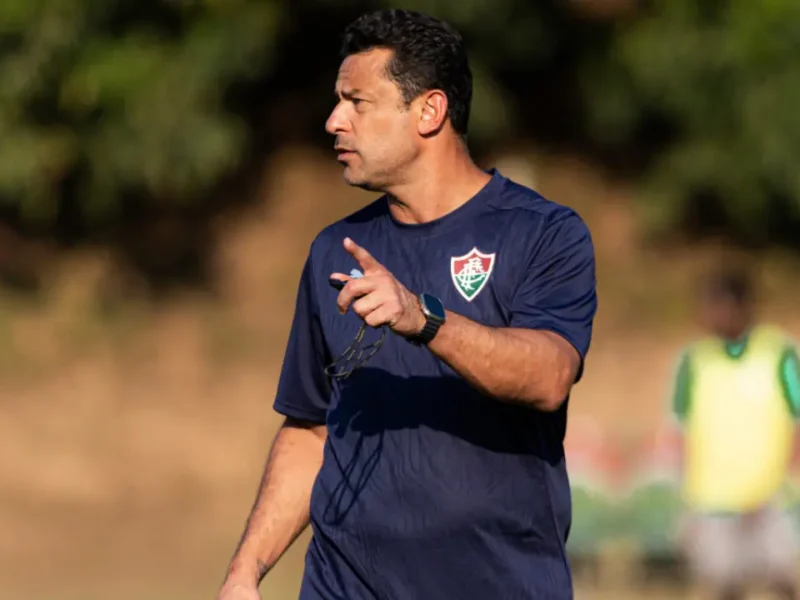 Fred durante trabalho como treinador do time Sub-20 do Fluminense em Xerém