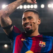 Gabriel Jesus comemora primeiro gol pelo Barcelona na vitória sobre o Feyenoord pela Champions League 2026/27