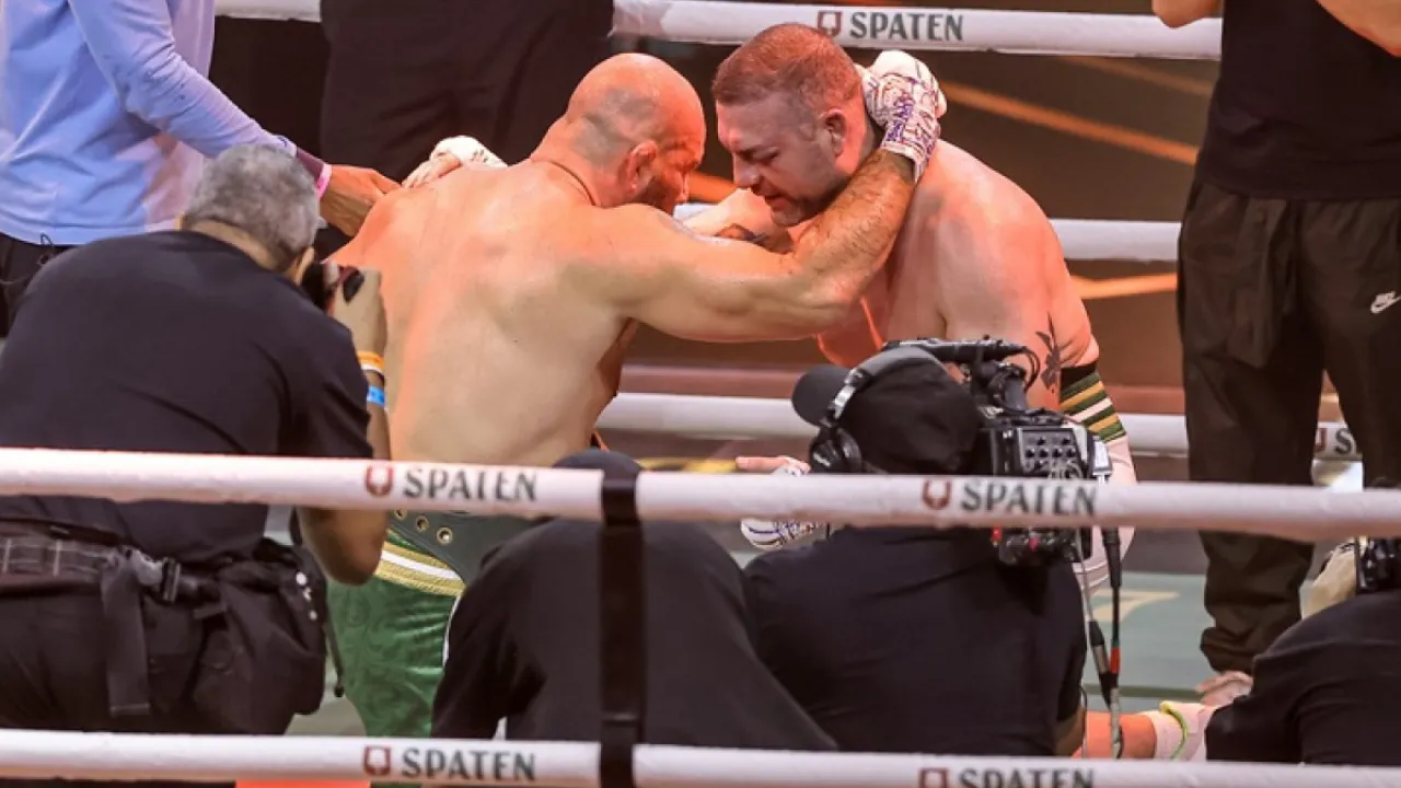 Glover Teixeira e Maurício Shogun durante confronto no Spaten Fight Night 3 Glover Teixeira e Maurício Shogun durante confronto no Spaten Fight Night 3