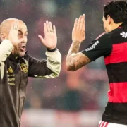 Pedro comemora gol pelo Flamengo contra o Red Bull Bragantino no Campeonato Brasileiro