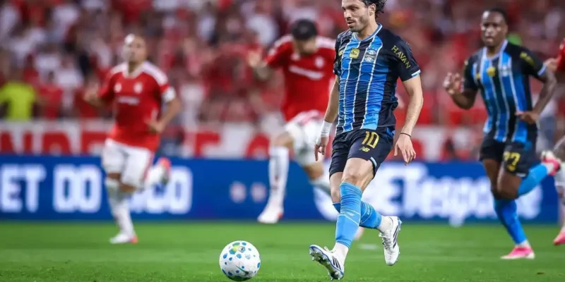 Jogadores do Grêmio durante vitória por 3 a 1 sobre o Internacional no Gre-Nal pela Copa do Brasil