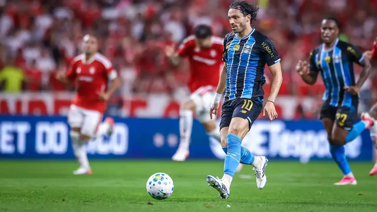 Jogadores do Grêmio durante vitória por 3 a 1 sobre o Internacional no Gre-Nal pela Copa do Brasil Jogadores do Grêmio durante vitória por 3 a 1 sobre o Internacional no Gre-Nal pela Copa do Brasil